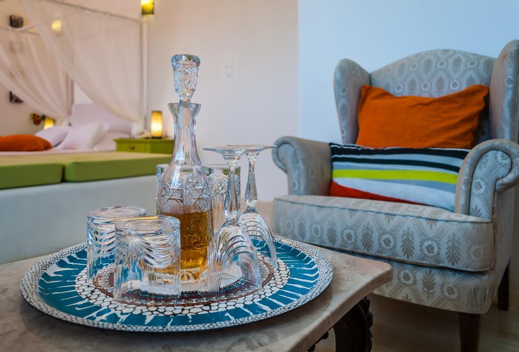 Eiriana Luxury Suites Plaka  Extérieur photo