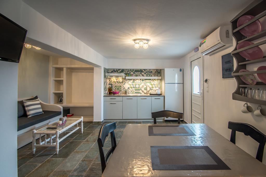 Eiriana Luxury Suites Plaka  Extérieur photo